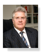 Ich hatte mir auch die Online lernkarten von leichterlernen zugelegt, kam mit denen aber garnicht zu Recht viele Fragen davon kamen noch nie in irgendwelchen Prüfungen vor. Außerdem ist auch nur ein geringer Teil dieser Karten als